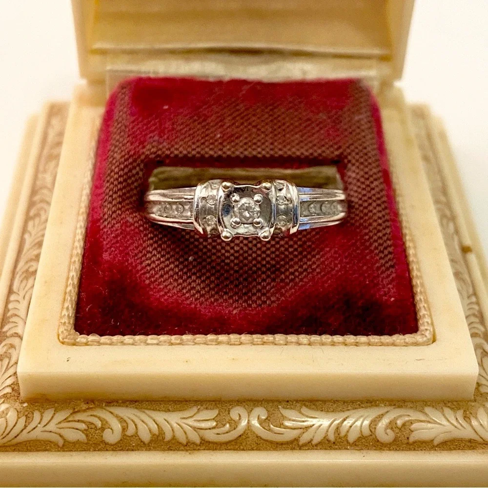 10KT 10K White Gold Diamond Ring‎ Sz 6.75